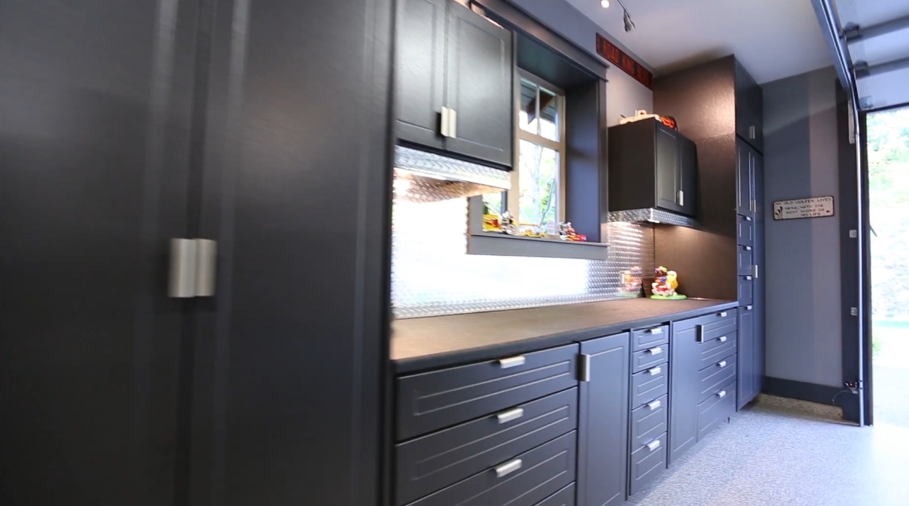 Luxury Home Interior Design Tour vs. 302 Dormie Point, Vernon, BC - Sotheby's International Realty Canada