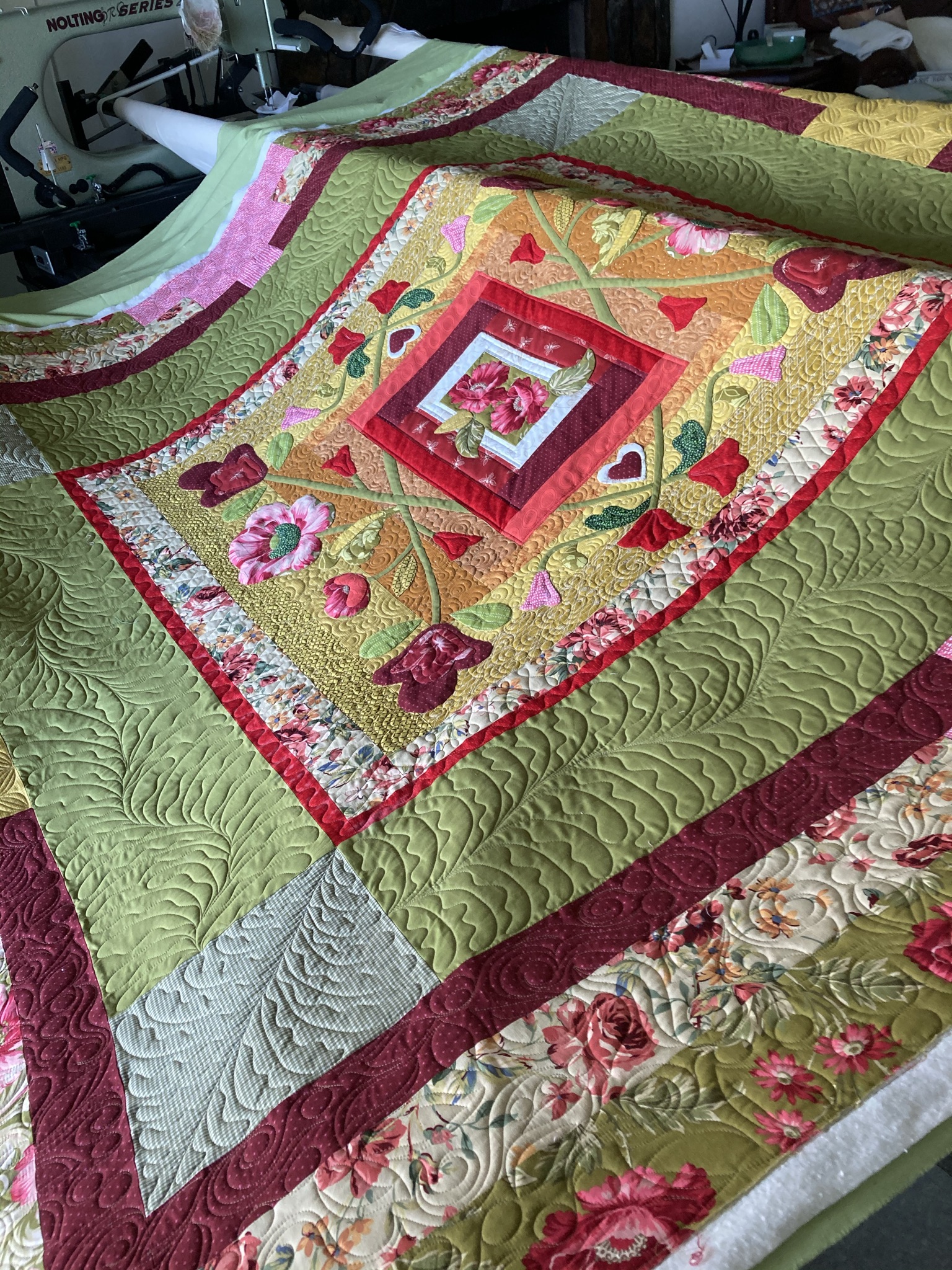 Grass Roots Quilting Big and Bold Appliqued Quilt