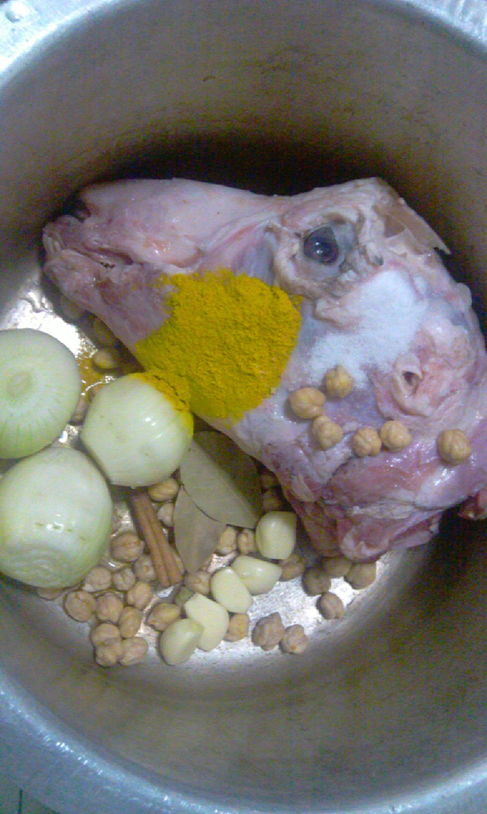 ChiliAndSaffron Kaleh Pacheh (Sheep Head and Feet Soup)