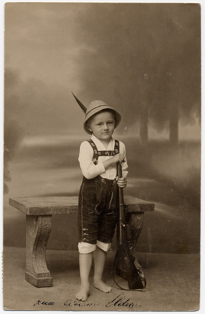 Vintage+Photos+of+Children+with+Guns+(14).jpg