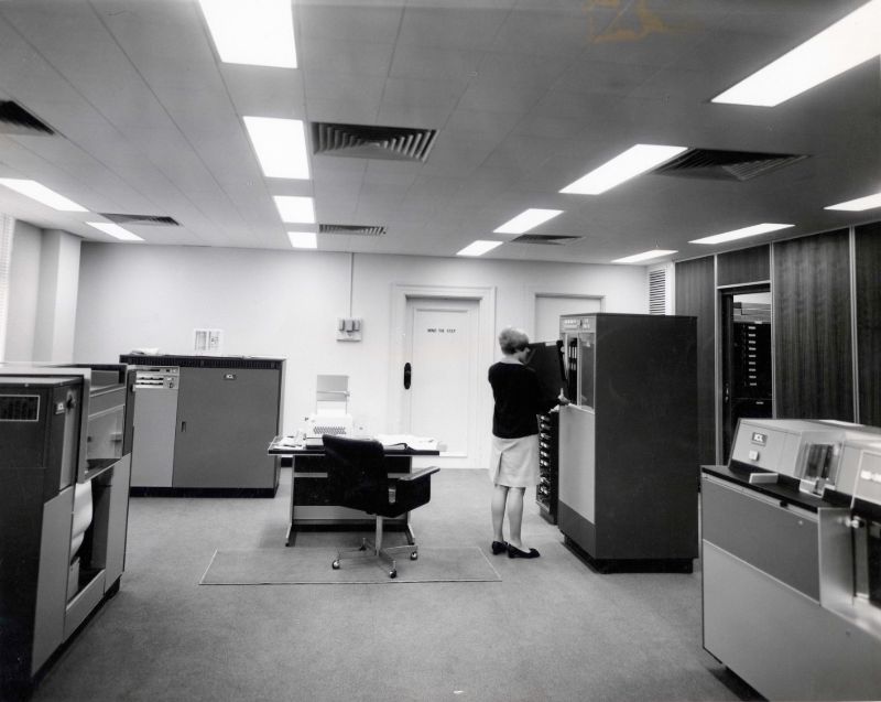 Vintage photos show the workplace and offices of the past  1970s 1980s - 78