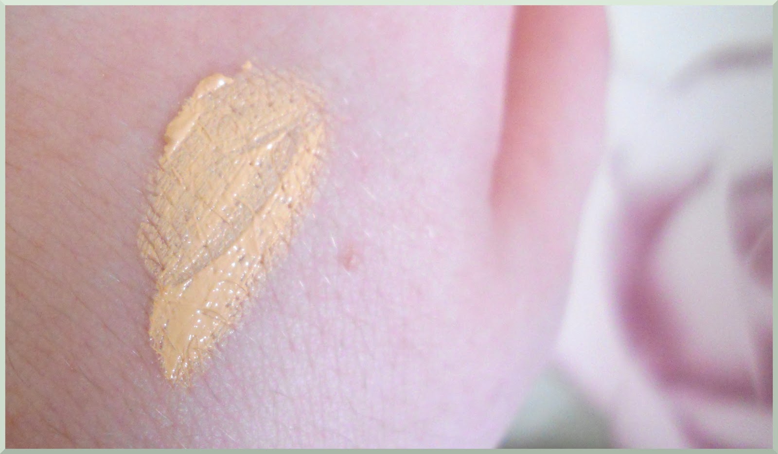 Beauty Bucket List GOSH Click 'N' Conceal 01 Light Review and Swatch