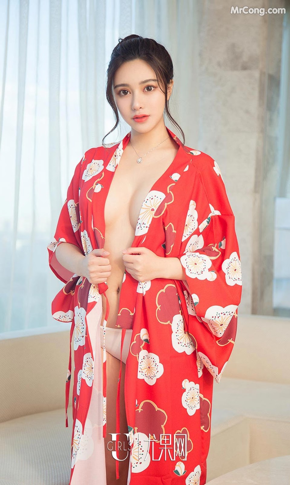 UGIRLS - Ai You Wu App No.1350: Model Jin Zi Xin (金 梓 馨) (35 photos)