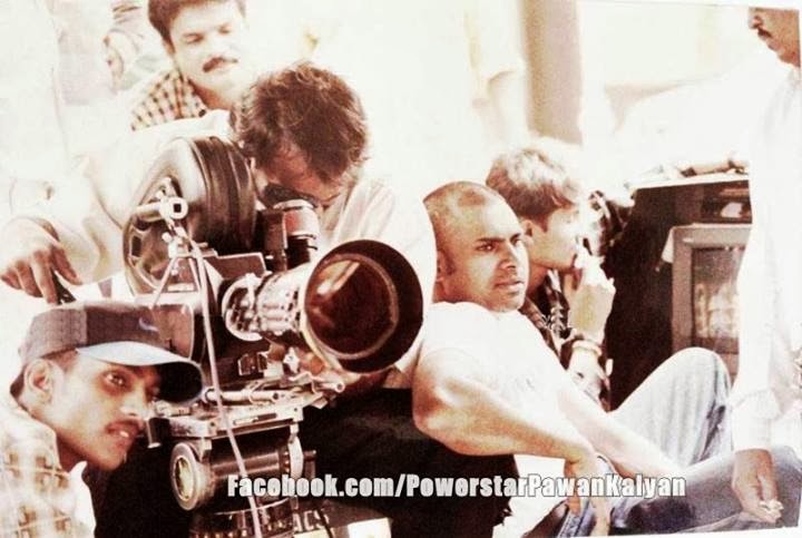 Pawan+Kalyan+directing+Chiranjeevi+at+Da