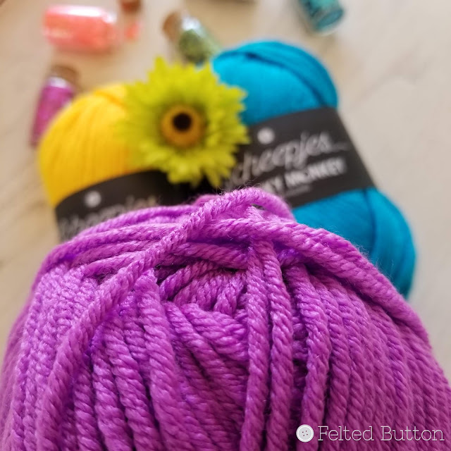 Rinske Square | free crochet pattern by Susan Carlson of Felted Button -- Colorful Crochet Patterns made with Scheepjes Chunky Monkey Rinske Square | free crochet pattern by Susan Carlson of Felted Button -- Colorful Crochet Patterns made with Scheepjes Chunky Monkey
