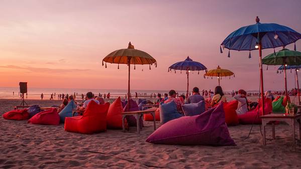 Pantai Kursi Warna Warni Di Bali KURSIKO