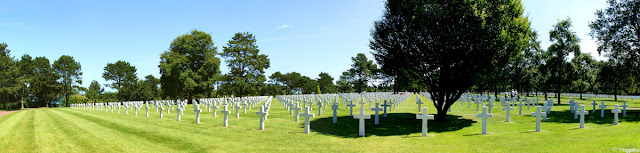 Vista panoramica sulle bianche croci del cimitero americano