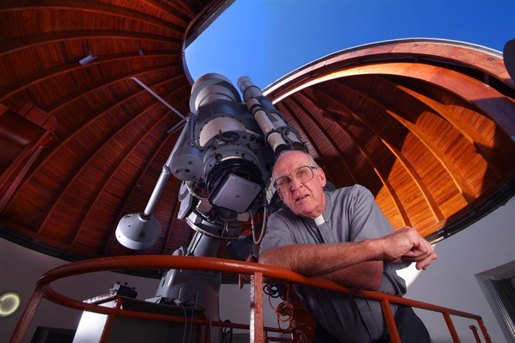 . LA SPECOLA VATICANA A IGREJA NA VANGUARDA DA CIÊNCIA