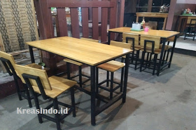 Harga Jasa Pembuatan Meja Kafe Rangka Besi dan Multiplek Terbaru