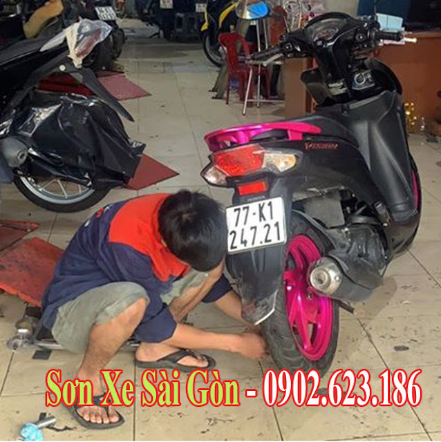 Sơn mâm xe máy Vario màu hồng candy cực đẹp tại TP.HCM Sơn mâm xe máy Vario màu hồng candy cực đẹp tại TP.HCM