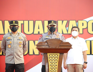 Kapolri Serahkan 10 Iso Tank untuk Indonesia Antisipasi Ketersediaan Oksigen