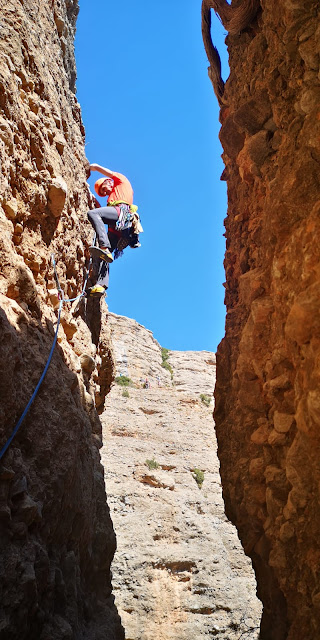 Vía Pandemia mallo cuchillo, Riglos