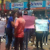 Comerciantes de Itapeva protestam pelo terceiro dia contra o fechamento do comércio.