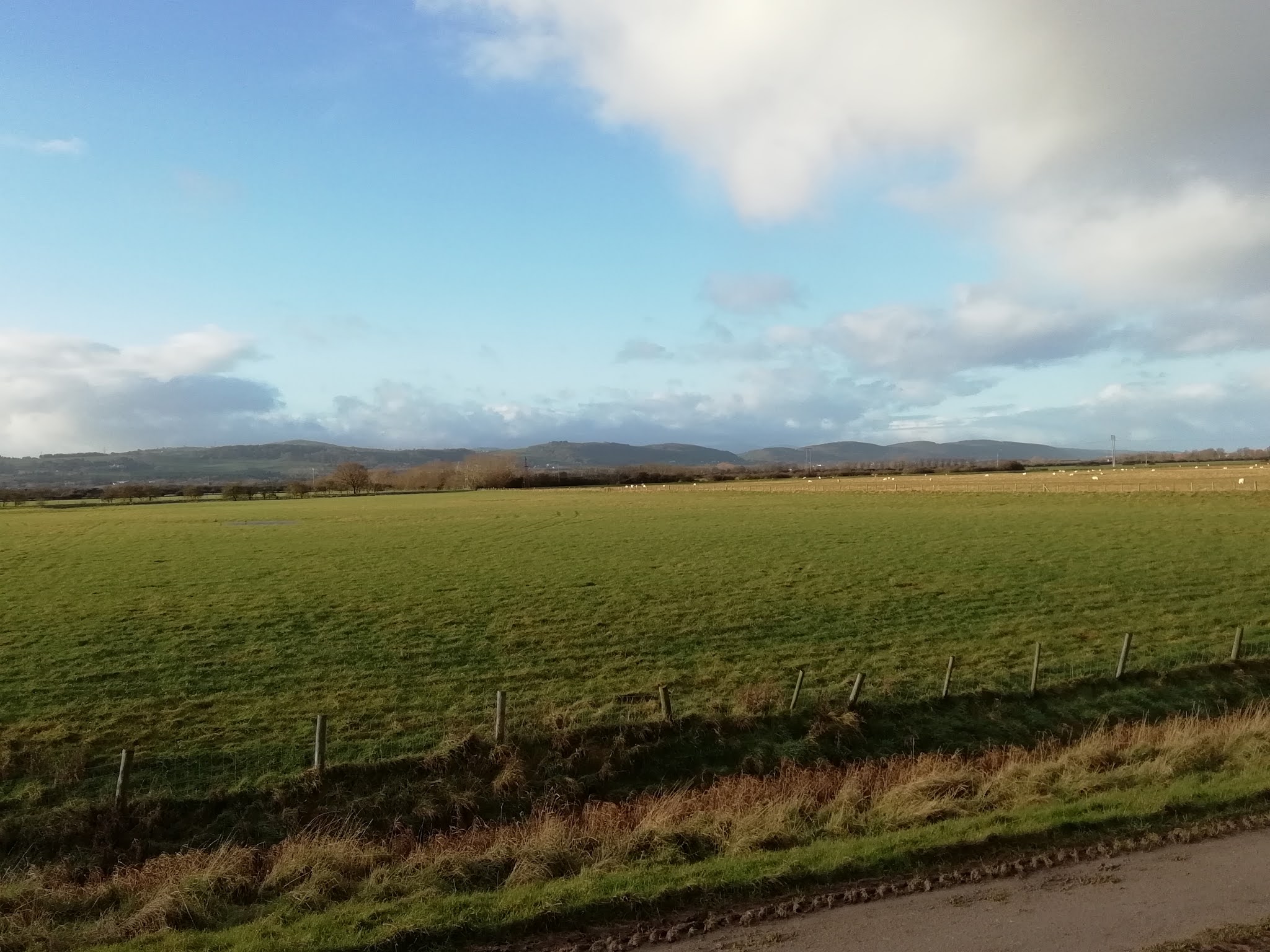 Harris Hikers Rhuddlan to Rhyl Using Paths on Both Sides of the River Clwyd. 17th December 2020
