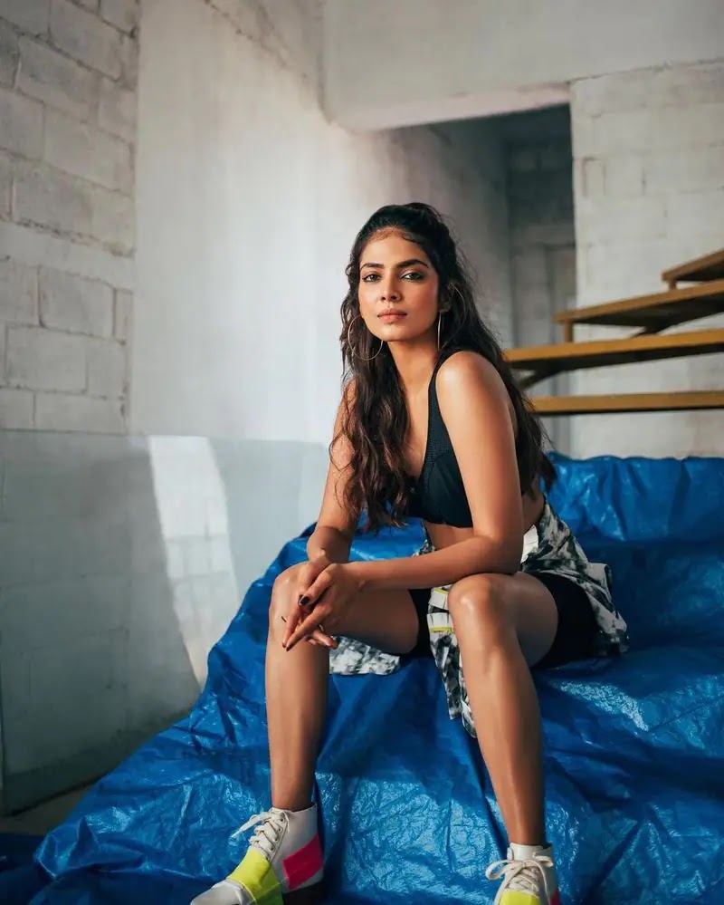 Actress Malavika Mohanan Latest Photos Actress Malavika Mohanan Latest Photos