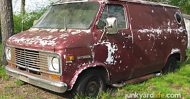 Junkyard Life: Classic Cars, Muscle Cars, Barn Hot rods and part in Yards: Groovy 1970s GMC Vandura van begs for rebirth at 41st Vannin' Nats