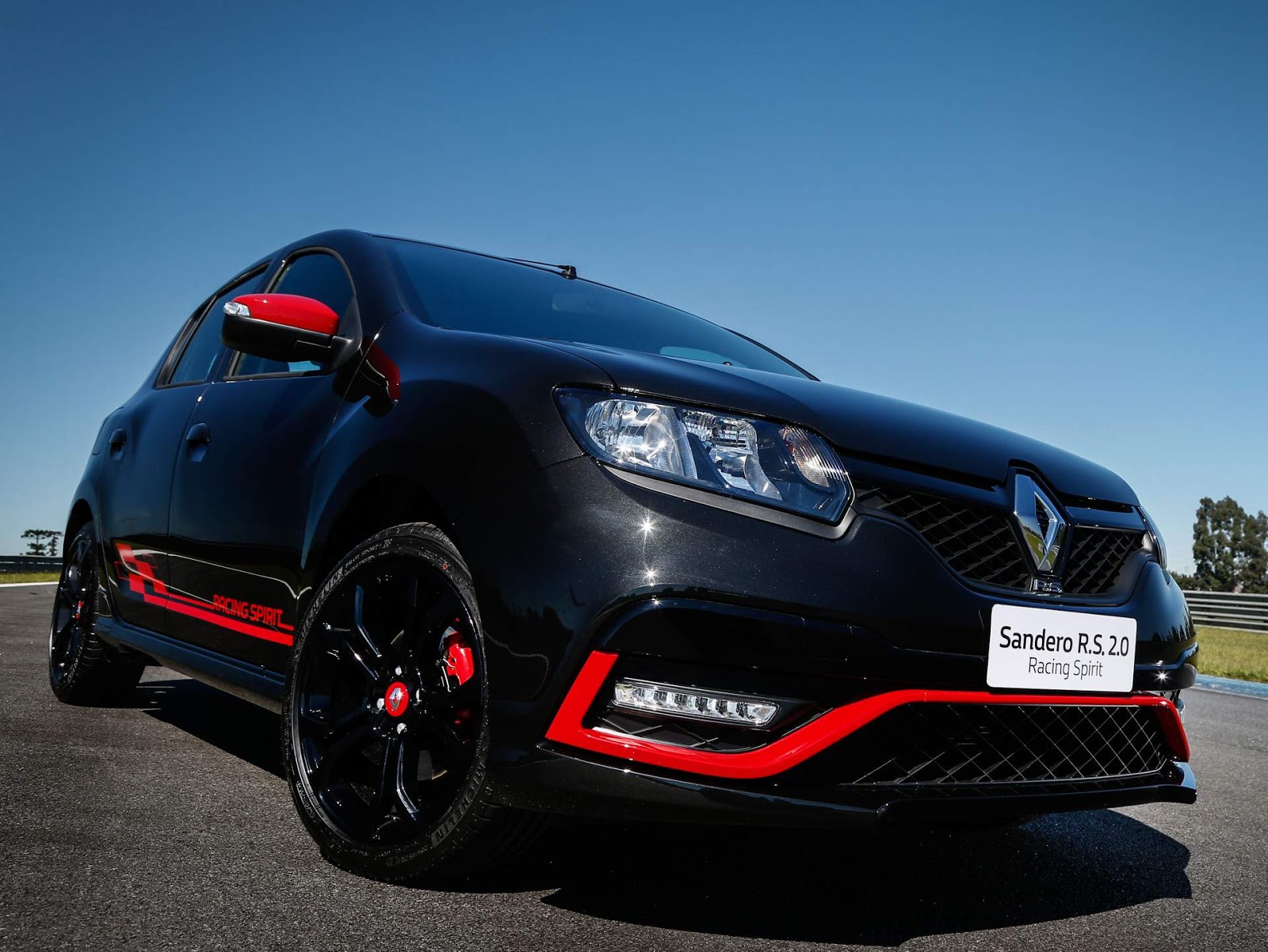 Sandero RS 2017 Racing Spirt consumo, preço, detalhes CAR.BLOG.BR