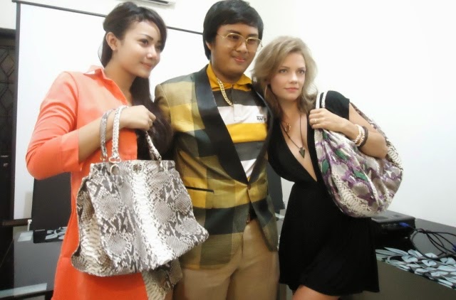 Bidik Desain Kulit Phyton , Casko Gandeng Artis Rusia