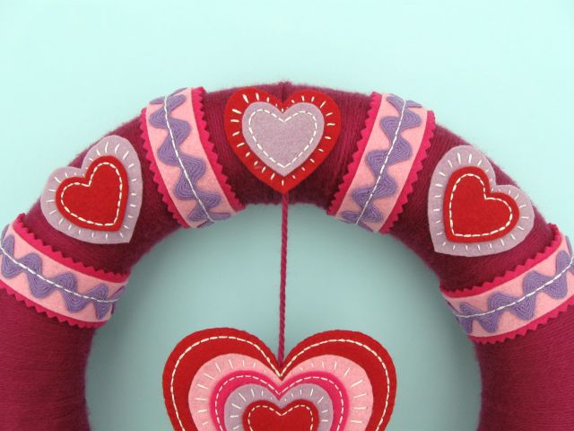 https://thevillagehaberdashery.co.uk/blog/2017/a-year-of-wreaths-february-valentines-heart-wreath-by-laura-howard