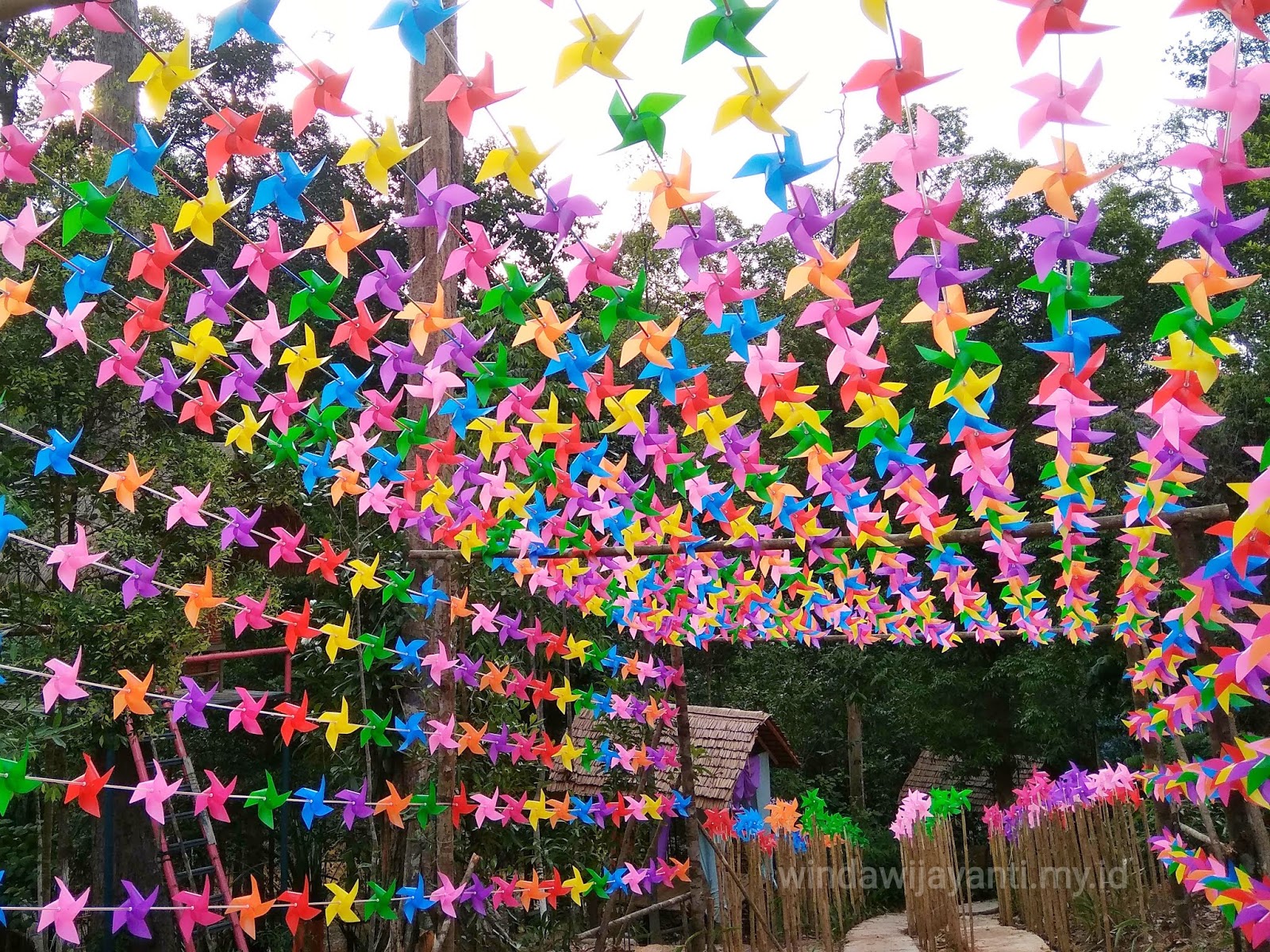 Wisata Murah Lembah Pelangi Sekupang Batam Winda Wijayanti