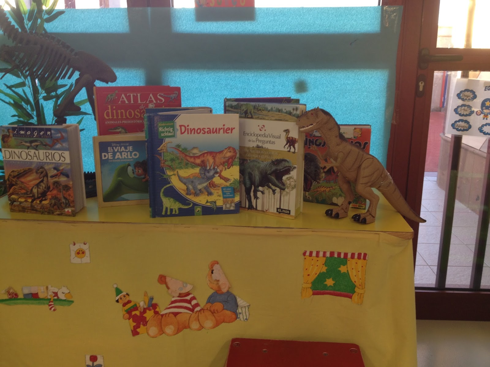 Rincón de los dinosaurios (juego simbólico)