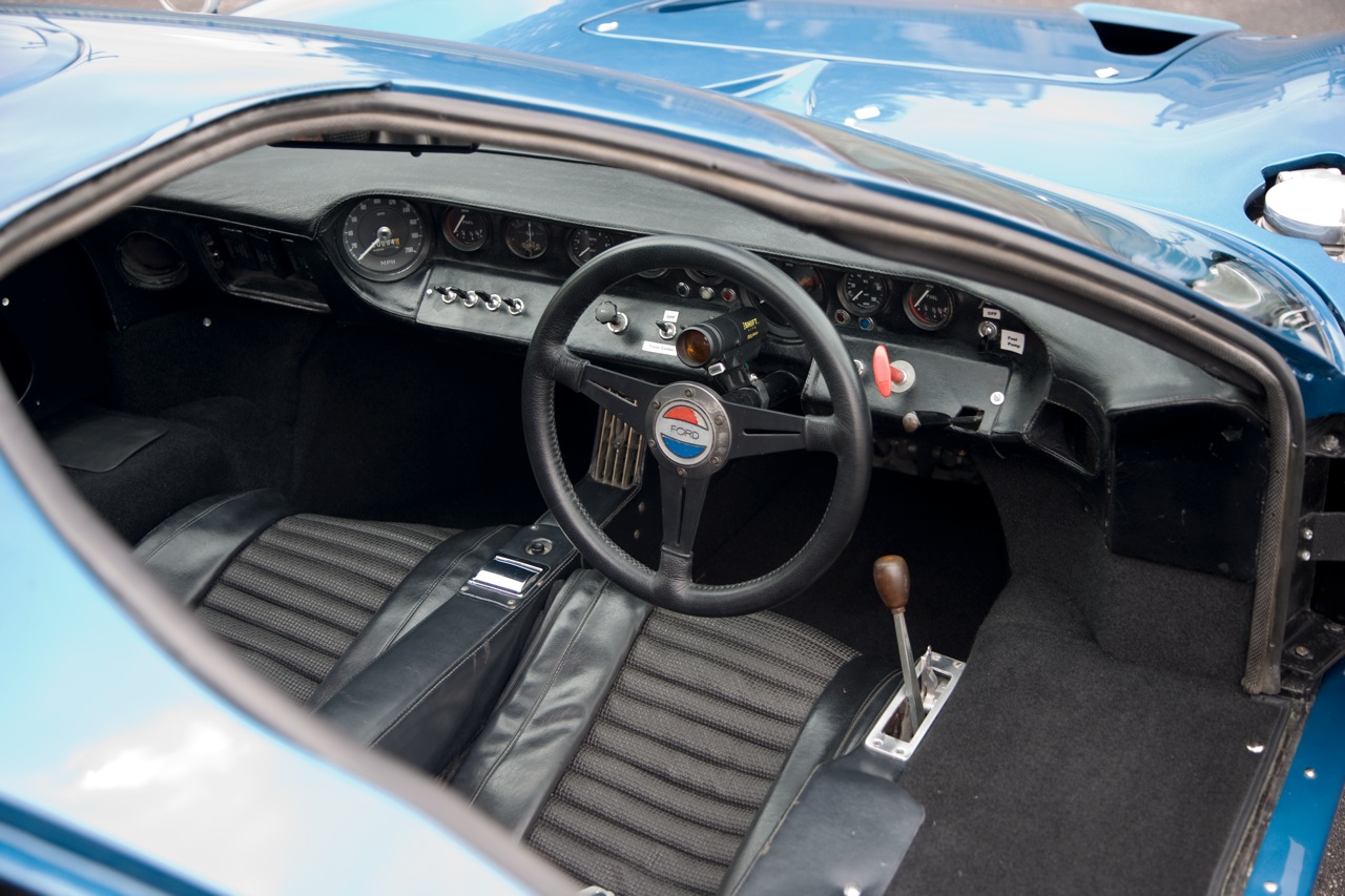 Ford gt40 2005 Interior