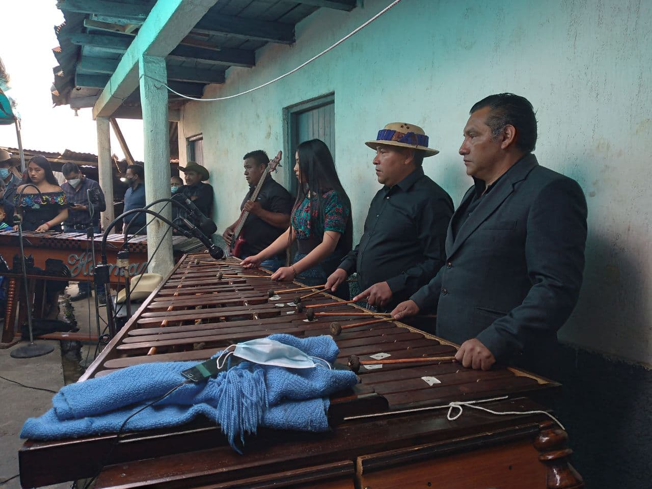 Despiden a un gran fabricante de marimbas en Santa Eulalia JOLOM KONOB'