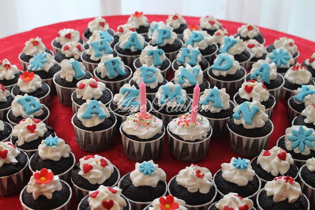 Martha Stewarts Chocolate Cupcakes