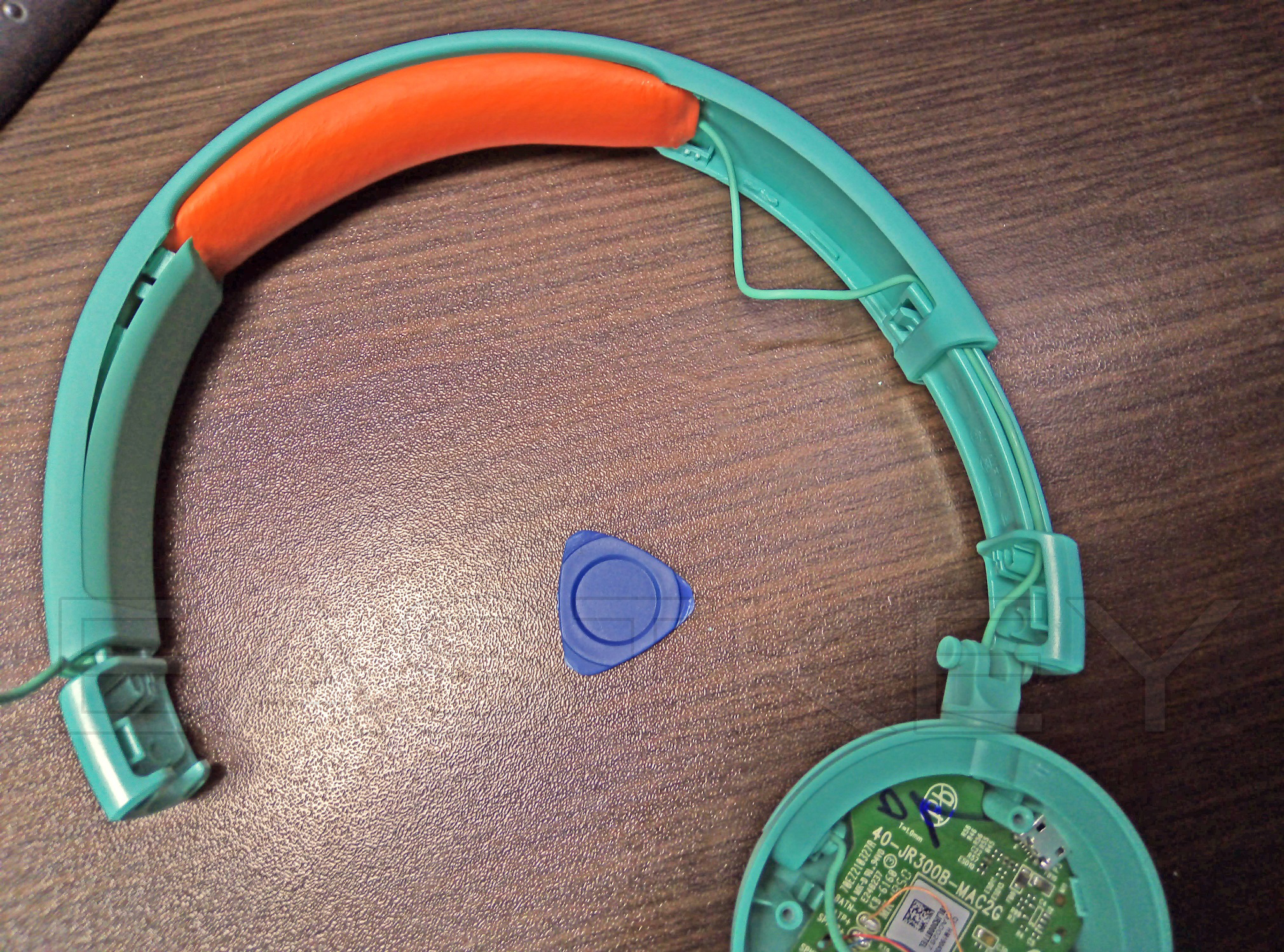 Как разобрать беспроводные наушники jbl FIXING JBL TUNE 120 tws Left ear piece not working (how to) YouTube