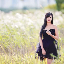 Kim Ha Yul – Black Dress Outdoor Foto 11