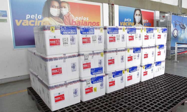 Bahia recebe nova remessa de vacinas contra Covid-19
