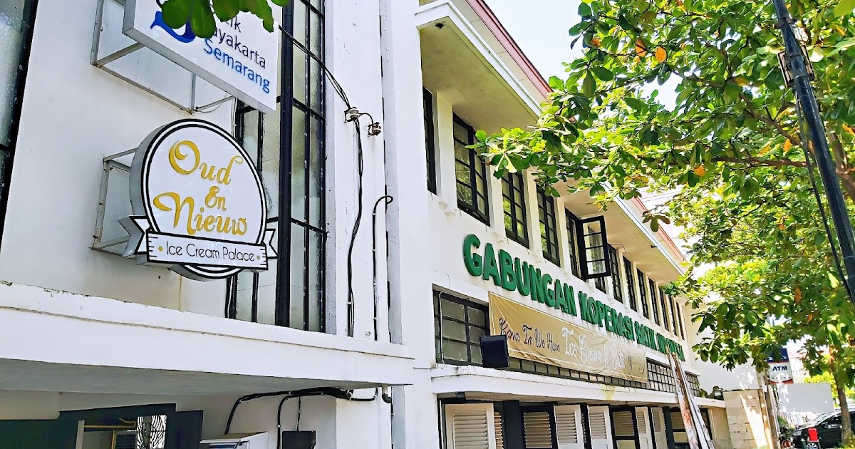 Oud En Niuew by Toko Oen di Kota Lama Semarang