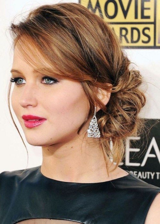 20 ideias de penteado lateral e passo a passo - Madrinhas de Casamento