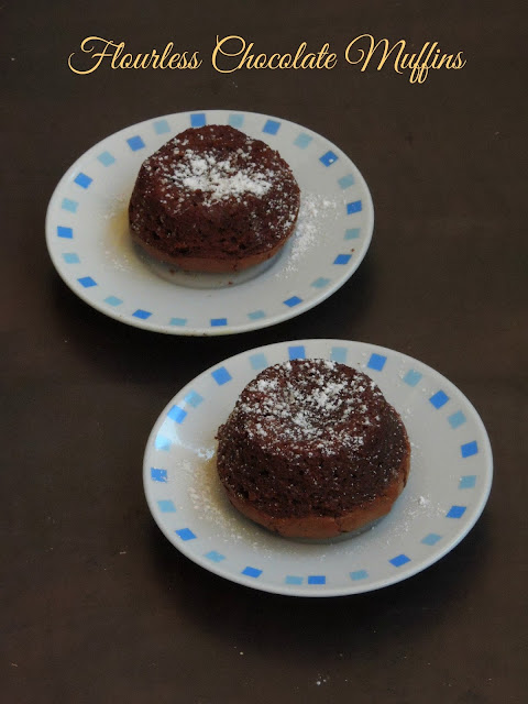 Flourless chocolate muffins with banana