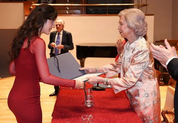 Queen Sofia presided over the award ceremony of the 30th scholarships of Juventudes Musicales de Madrid Musical Youth of Madrid