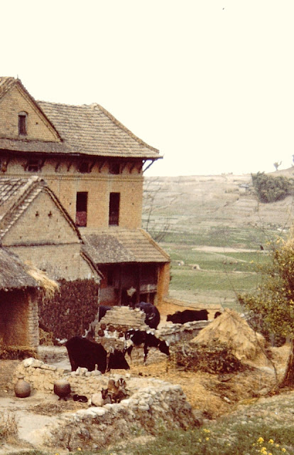 Old images of houses and surroundings of Kritipur Old images of houses and surroundings of Kritipur