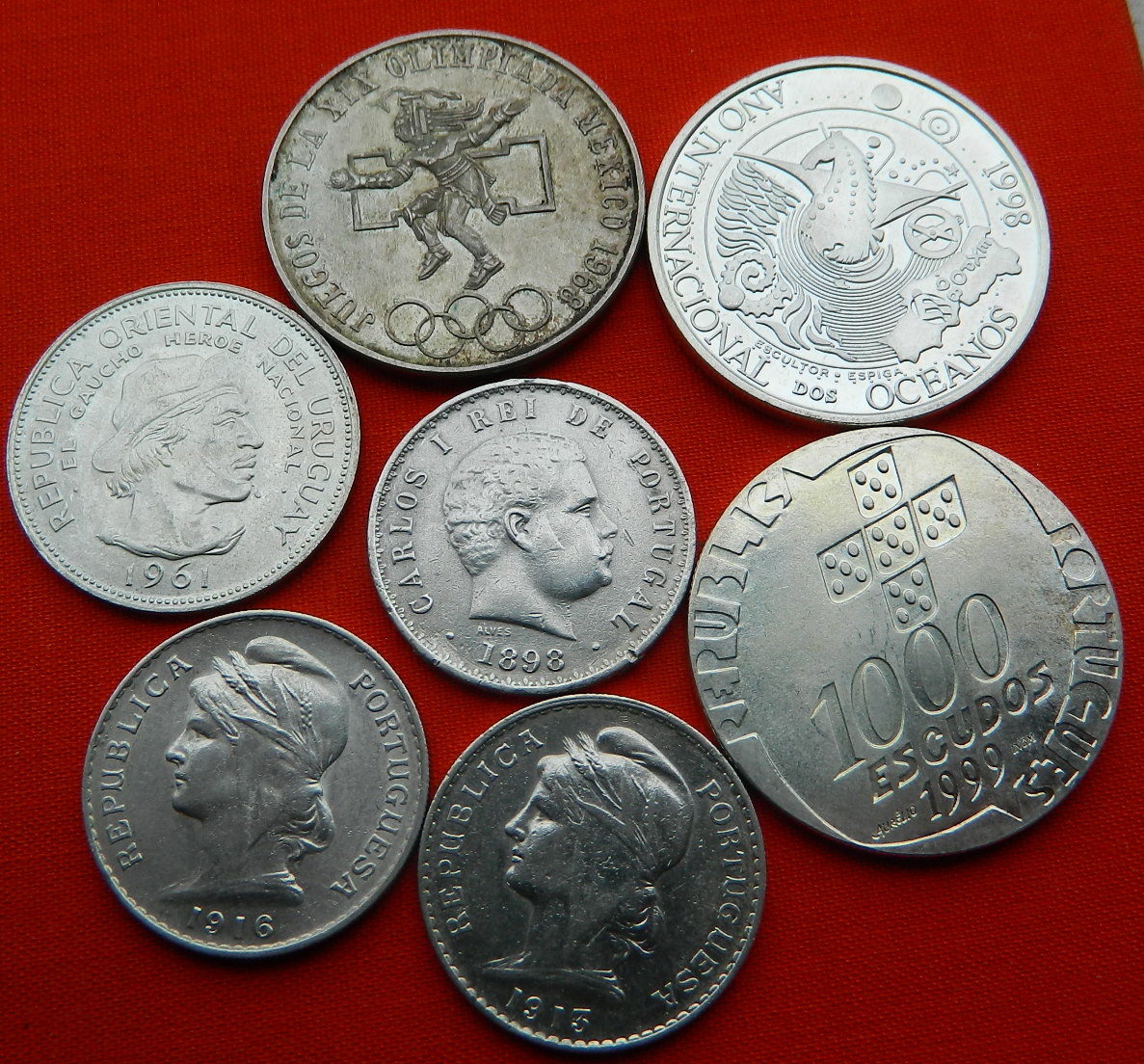 Аукцион монет купить монеты. Аукцион молоток монеты Коллекционирование. Нумизматика - монеты стран 19 века. Монета с молотком рабочий. Где лучше купить монеты.
