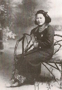 少女时代在日本东京留学的母亲。1936年12月于东京。母亲15岁。