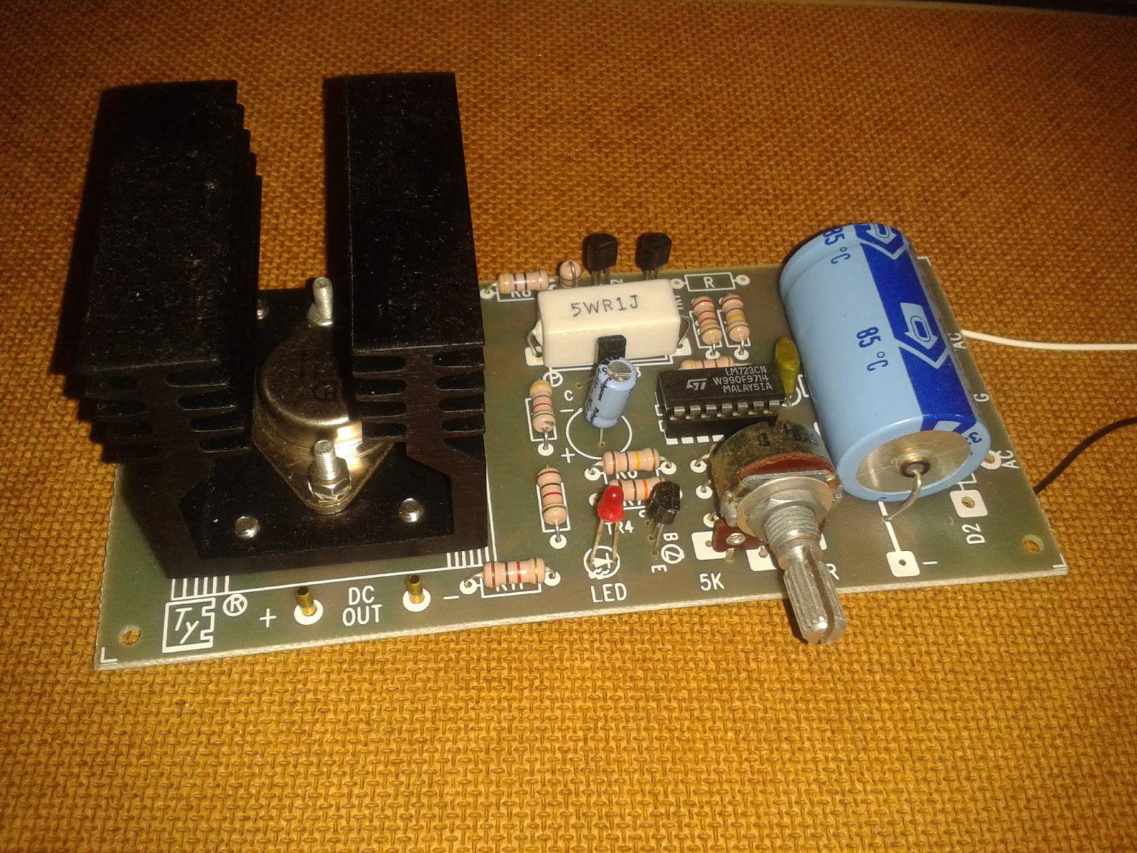 ZS6DEZ Technical Blog: Variable DC "Bench" Power supply