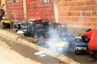 Hayaƙin Janareto Ya Kashe Mutum Huɗu Ciki Har Mata Da Mijinta Yayin Bikin Sallah a Kwara Hayaƙin Janareto Ya Kashe Mutum Huɗu Ciki Har Mata Da Mijinta Yayin Bikin Sallah a Kwara