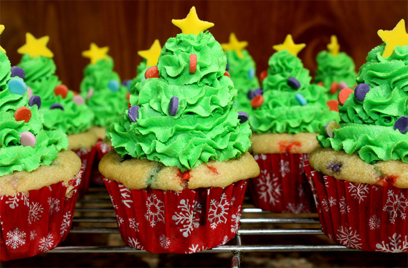 vegan funfetti christmas tree cupcakes