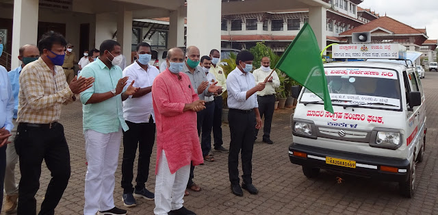 Udupi DC G Jagadeesha inaugurating themobile throat swab collection units at Udupi