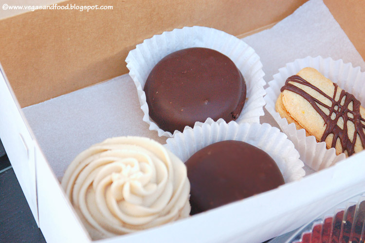 Vegan Bakery At Breakaway Bakery Los Angeles Vegas And Food vegan-bakery-at-breakaway-bakery-los-angeles-vegas-and-food
