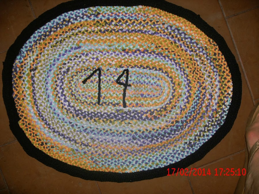 Cómo hacer una alfombra con retales de tela o trapillo - Blog material para  manualidades Con Idea de