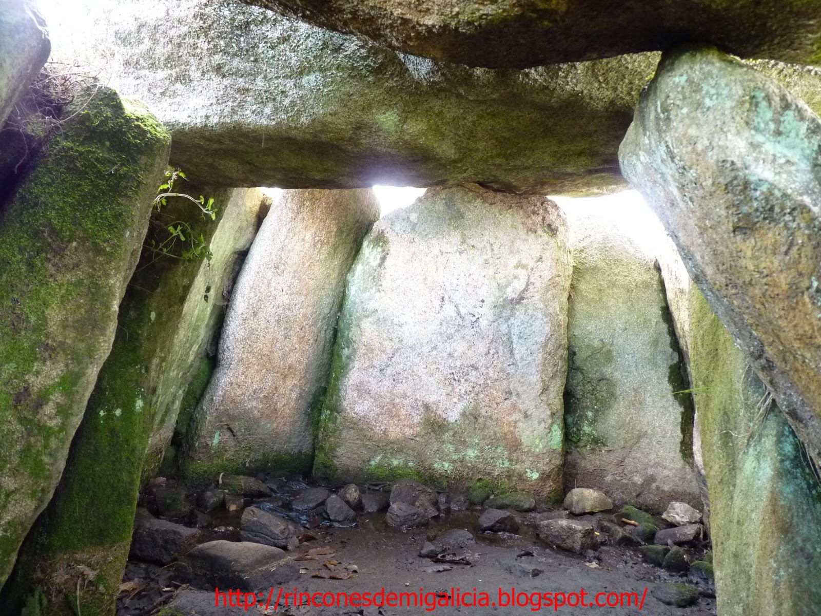 La Magia de las Piedras Dólmenes de Chan de Castiñeiras (Vilaboa