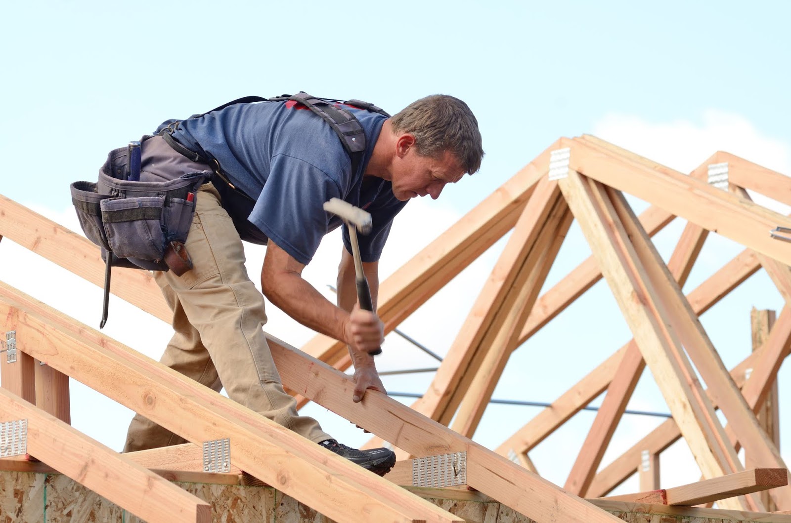 Стройка крыш деревянных