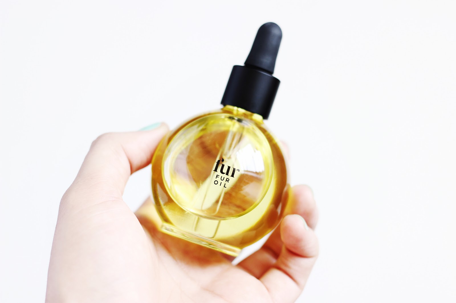 Review Fur Oil Laura Neuzeth
