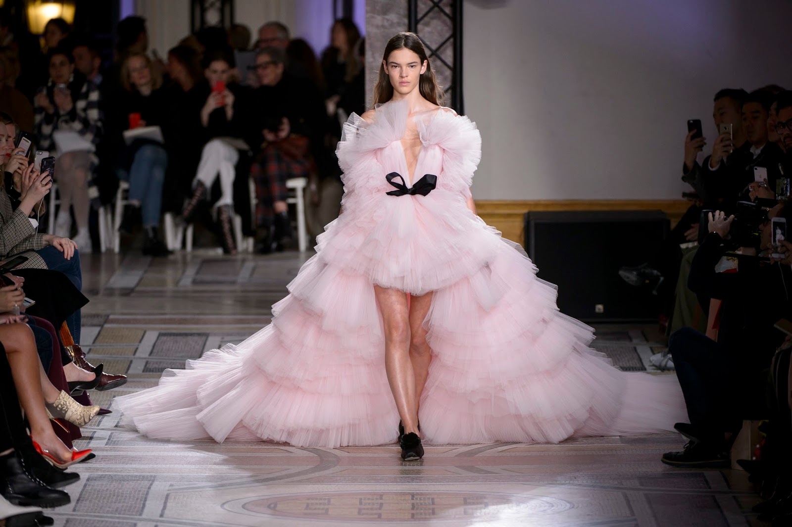 Just WOW: Giambattista Valli Haute Couture January 29, 2018 | ZsaZsa ...