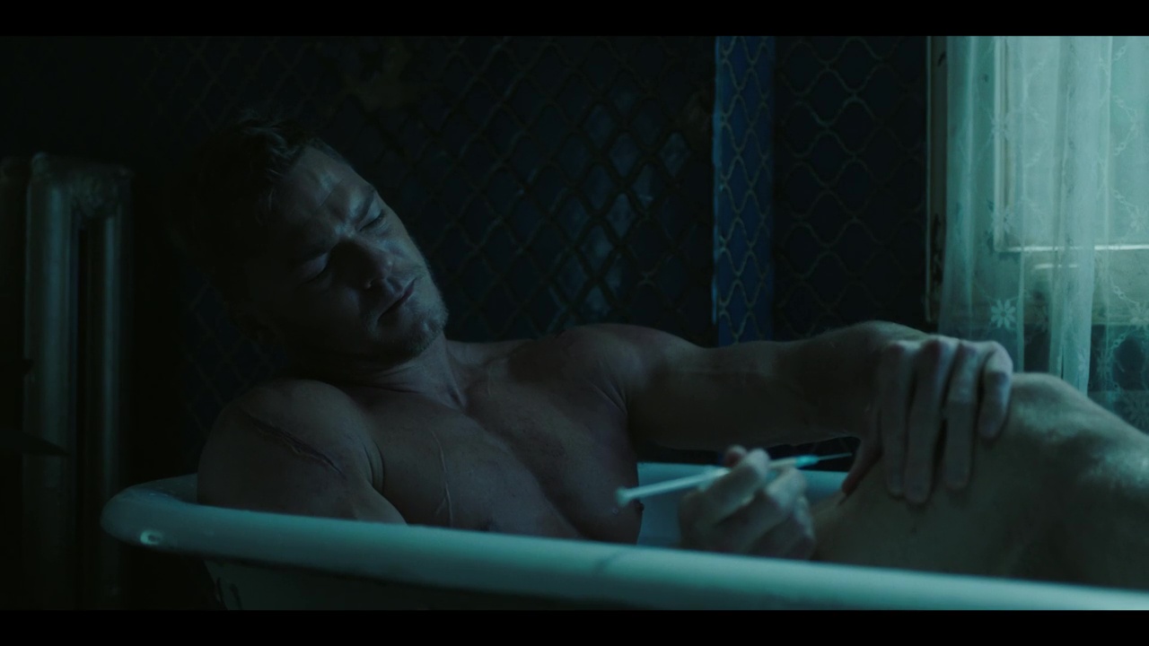 Alan Ritchson shirtless in Titans 1-02 "Hawk And Dove" .