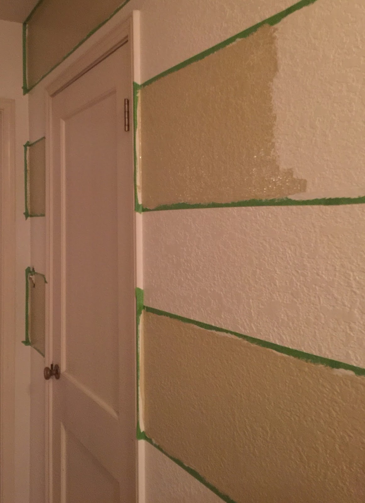 Vannoy Plain & Simple Painting STRIPES on a textured wall!